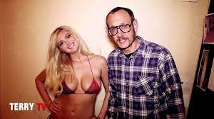 Keep it classy and respectful. Kate Upton Danse Cat Daddy Video Dailymotion