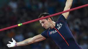 Il n'y a pas d'âge pour faire du sport mais il faut quand même saluer le dr william bell, papy de 90 ans qui pratique encore le saut à la perche malgré son âge très avancé ! Saut A La Perche 100 M Femmes Revivez La Troisieme Journee Des Mondiaux D Athletisme