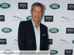 Sophie davant vivrait une idylle avec michel cymes selon le magazine ici !. 2021 Michel Cymes In Turmoil Accused Of Plagiarism By A Colleague He Explains Himself Current Woman The Mag