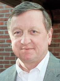 Alex Dillard's Instagram, Twitter & Facebook