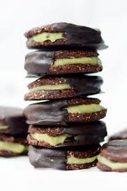 No Bake Mint Chocolate Cookie Sandwiches Vegan Gluten Free The Colorful Kitchen Recipe Mint Chocolate Mint Chocolate Desserts Sandwich Cookies