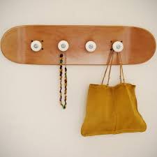 44 Idees Deco Avec Des Planches De Skateboard Planches De Skateboard Porte Manteaux Porte Manteau Mural