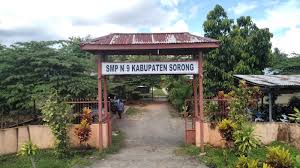 Sebagai informasi awal bahwa pendaftaran ppdb sma smk diwilayah jawa tengah jalur inklusi dan kelas olahraga pada juni 2021. Smp Negeri 9 Kabupaten Sorong Katapop Utamakan Belajar Untuk Masa Depan Radar Nusantara News