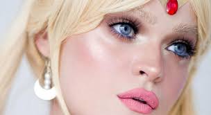 Maquillage, extension cheveux et des produits de soins de la peau, vous trouverez forcément ce qu'il vous faut sur vénus makeup. Sailor Venus Makeup Daily Vanity