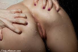 Emily addison wet in the shower. All Wet Dildo Insertion Under The Shower Classmodels