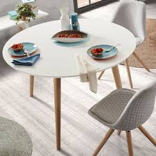 Las mesas redondas extensibles decoran con elegancia tu salón o tu cocina y se pueden agrandar para tus comidas y reuniones especiales. Mesa De Comedor Redonda Y Extensible De Diseno Nordico O120 Cm No Place Like Home
