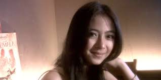 Setelah sekian lama menjomblo dan menjanda kini pasangan aldi taher dan dewi persik resmi berpacaran. Putus Dengan Bule Australia Nadia Vega Jaga Jarak Okezone Celebrity