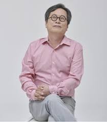 아이뉴스24 권준영 기자 맛 칼럼니스트 황교익 씨가 미래통합당이 제1당이 되면, 대통령은 아무 일도 못 하게 될 것이라며 여권의 연대를 주장하고 나섰다. Ujfkjqdc8snvym