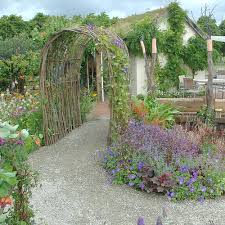 Check spelling or type a new query. 14 Garden Path Ideas Curved And Straight Walkway Designs In Gravel Brick And Stone For Every Budget