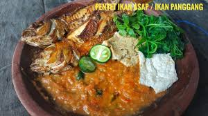 Resep ayam panggang yang satu ini memang unik tapi rasanya lezat sekali lho. Resep Sambel Penyetan Ikan Asap Ikan Panggang Enak Buanget Youtube