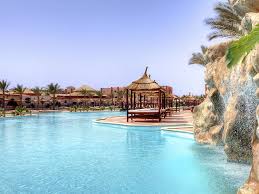 Hotel aqua thermal spa se află la o distanță de 62,4 km km de cel mai apropiat aeroport (aeroportul debreţin). Hotel Aqua Vista In Hurghada Bei Alltours Buchen