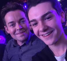 GALERIE: Šikovný chlapec: Chtěl si v 11 letech přivydělat, protože měl malé  kapesné. Jednoduše se stal milionářem!