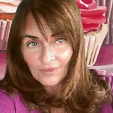 SIAMO GIUNTI AL CAPOLINEA L'artista...