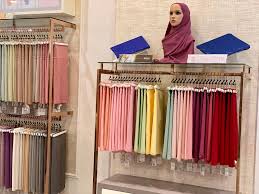 Bringing you neelofa's latest hijab & merchandise. Naelofar Penjenamaan Hijab Neelofa Emi Idura Che Hashim