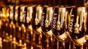 There's a Moet champagne party happening in Glasgow this Christmas -  Glasgow Live