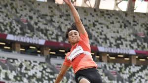 He holds a personal best of 8.60 m (. Ockzeejah3x39m