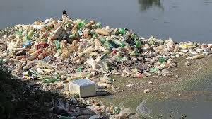 Tanah merupakan salah satu komponen alam yang paling penting untuk kelangsungan hidup berbagai makhluk di bumi. Singapura Pantau Pasir Gudang Setelah Pencemaran Bahan Kimia