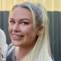 Victoria Richmond's Instagram, Twitter & Facebook