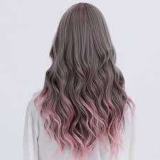 To achieve this, you need to stop dying so that grey hair can begin to show up. Grey Hair Highlights And Hair Image 6553258 On Favim Com