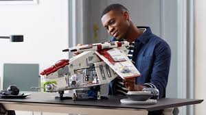 Das lego ucs gunship wird noch in diesem jahr erscheinen! The Lego Star Wars Republic Gunship Strikes Back Exclusive Reveal Starwars Com