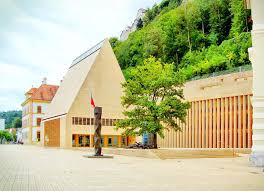 Die liechtensteiner fürsten zeichneten sich als unternehmer und kunstliebhaber ebenso aus wir durch ihre soziale einstellung. Liechtenstein Architekturreisen Architekturhotel