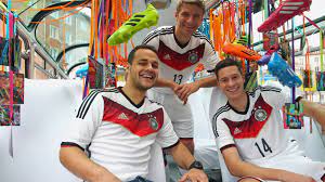 Das waren doppelt soviel wie zum sommermärchen 2006 in deutschland. Das Ist Das Neue Trikot Der Nationalmannschaft Fur Die Wm 2014 Dfb Deutscher Fussball Bund E V
