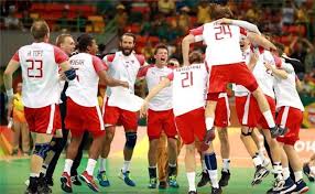 ** ما فعله منتخبنا الوطني لكرة اليد في مباراة دور الثمانية ضد منتخب الدنمارك في بطولة كأس العالم المقامة عندنا في مصر، وفي ظل الغياب الرسمي للجماهير، هو النموذج الأمثل. Ù‚Ø§Ø¦Ù…Ø© Ù…Ù†ØªØ®Ø¨ Ø§Ù„Ø¯Ù†Ù…Ø§Ø±Ùƒ Ù„Ù…Ø¨Ø§Ø±Ø§Ø© Ù…ØµØ± ÙÙŠ Ù…ÙˆÙ†Ø¯ÙŠØ§Ù„ Ø§Ù„ÙŠØ¯ Ø¶Ù… Ø§Ù„Ø­Ø§Ø±Ø³ Ù†ÙŠÙƒÙˆÙ„Ø§Ø³ Ù„Ø§Ù†Ø¯Ù† Ø¨Ø·ÙˆÙ„Ø§Øª