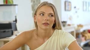 Madison LeCroy's House: Exterior Decorated for Christmas 2023