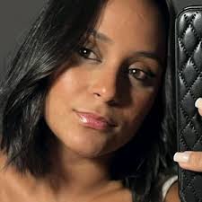 Deborah Gomes (@deborahg0mes)