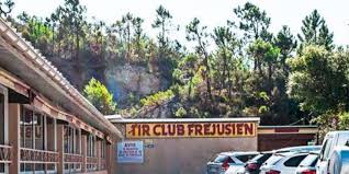 Jun 18, 2021 · un accident d'avion de tourisme a fait deux morts à thoiry (savoie) vendredi 18 juin. Accident De Tir Dans Un Club De Frejus L Un Des Deux Blesses N A Pas