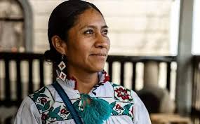 Mujer otomí presente en el México Fest