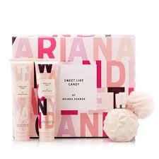 Marshmallow, vanilla, blackberry, whipped cream, black currant, pear, frangipani, bergamot, honeysuckle, jasmine, cashmere wood recommended use: Ariana Grande Perfume Sweet Like Candy Set Ariana Grande Songs