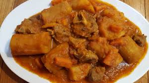 Kibiolojia ndizi moja ni fuu inakua pamoja na fuu nyingine kwenye mshikano au shazi. Ndizi Mbichi Jinsi Ya Kupika Ndizi Mbichi Na Nyama Matoke How To Cook Plantains With Meat Youtube