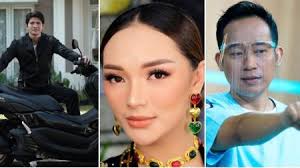 5 Artis Kaya yang Dulu Miskin, Nomor 4 Tukang Gorengan Kini Rumahnya  Senilai Rp15 Miliar