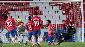 Dakikada arjantinli yıldızı lionel messi'nin golüyle öne geçerken, granada'ya galibiyeti getiren goller, 63. Granada 0 4 Barcelona Lionel Messi And Antoine Griezmann Score Twice Bbc Sport