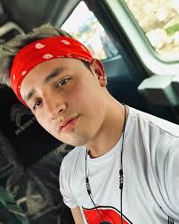 Michael Vera (@michaelveram_) • Instagram photos and videos