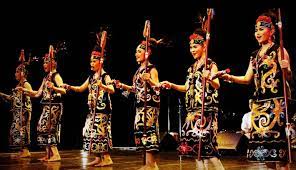 Tarian Kalimantan Timur Media Suku Dayak Sampiakan Pesan Leluhur