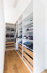 Wir bauen möbel passend für ihren bedarf: Begehbarer Kleiderschrank Skandinavisch Ankleidezimmer Stuttgart Von Neue Raume Die Kuchen Schreiner Houzz