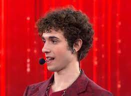 Il 14 maggio è uscito il primo album di tancredi uscito da amici 20. Amici 20 Sapevi Che Il Padre Di Tancredi E Un Pezzo Grosso Della Moda