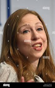 Hillary clinton signing new book hi-res stock photography and images