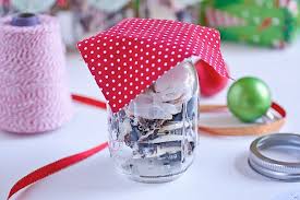 Easy Diy Holiday Mason Jar Decoration Tutorial The Chic Life