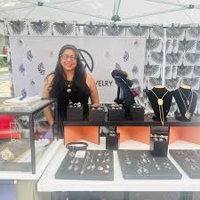 Congratulations to the Festival Arts & Crafts winners! 🦋 🥇1st place  Callie Barbas @calliebarbasart 🥈2nd place John Fesken @johnwfesken 🥉3rd  place Aalia Mujtab @metaaliajewelry 🏅Honorable Faryn Davis @fernworks  🏅Honorable Mark Ellis http ...