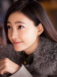 Đát Kỷ” Vương Lệ Khôn hóa nữ cường chốn công sở