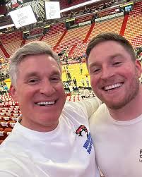 Jonathan Bloom (@jonsavagebloom) • Instagram photos and videos