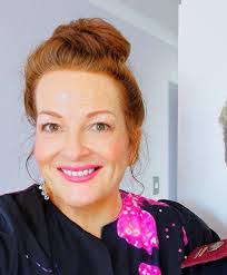 Eva Friend's Instagram, Twitter & Facebook