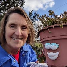 Dolly Foster's Instagram, Twitter & Facebook