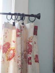 Une suite de pampilles viennent finir ce rideau elles se détachent pour un entretien facilité motif crocheté. Confection Rideaux Instructions Pour Debutants En 50 Photos