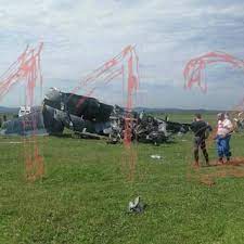 Jun 19, 2021 · — было принято решение о возврате воздушного суда на аэродром вылета. Opublikovano Foto S Mesta Krusheniya Samoleta V Kemerovskoj Oblasti Proisshestviya Rossiya Lenta Ru