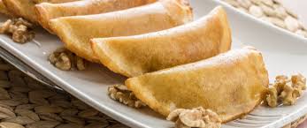 أسكبي عجينة القطايف على الصاج لتكوني قرص متوسط الحجم أو حسب المقاس الذي تفضلين. Ø·Ø±ÙÙØ© Ø¹ÙÙ Ø§ÙÙØ·Ø§ÙÙ ÙØµÙØ§Øª ØªÙØ§Ø³Ø¨ Ø¬ÙÙØ¹ Ø§ÙØ£Ø°ÙØ§Ù ÙÙØ¨ Ø·Ø¨