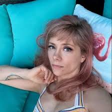 Erin Sikora (erinsikora)